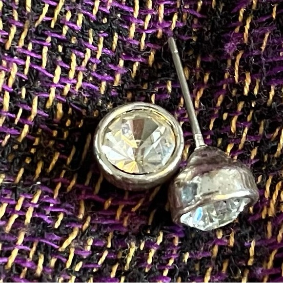 Assorted Earrings. Great bundle item - Picture 7 of 9